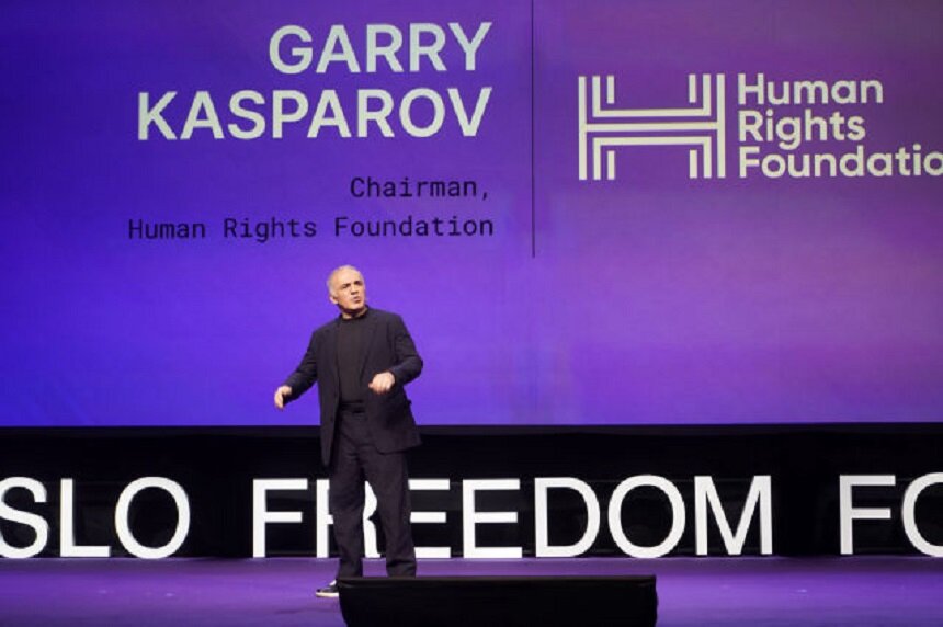 Российский шахматный гроссмейстер и активист Гарри Каспаров принимает участие в Oslo Freedom Forum
