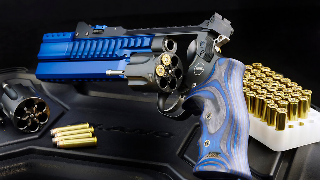 Револьвер Nighthawk Custom Korth Azzurro Sportivo Limited комплектуется барабанами под револьвеные патроны .357 Magnum/.38 Special и пистолетные 9х19  