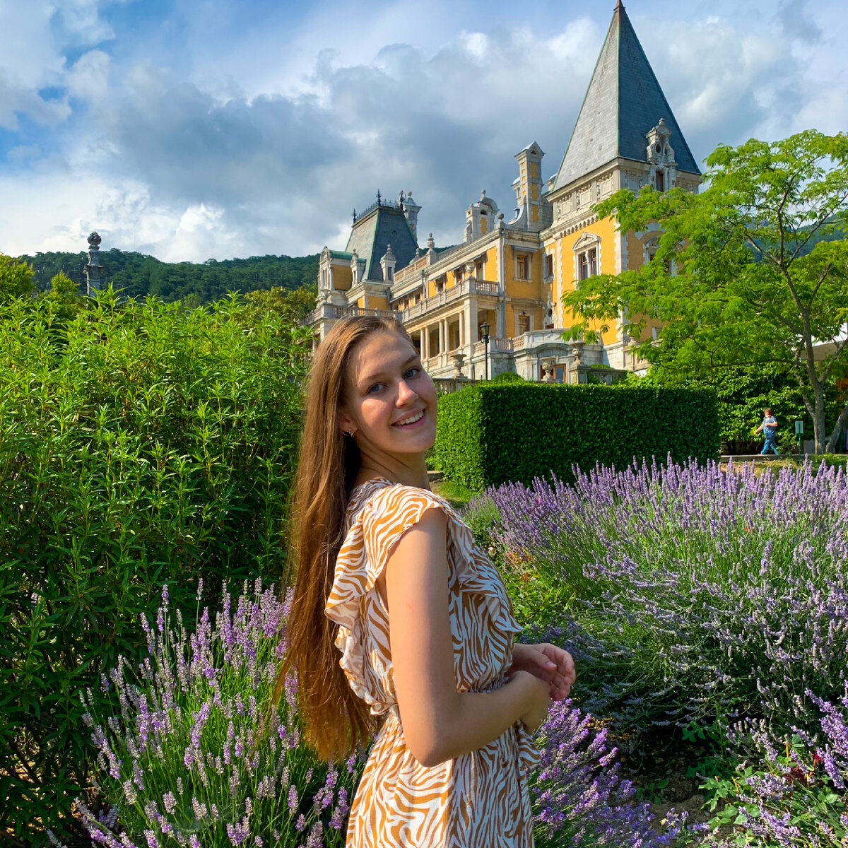 Массандровский дворец был в шаговой доступности от жилья и работы