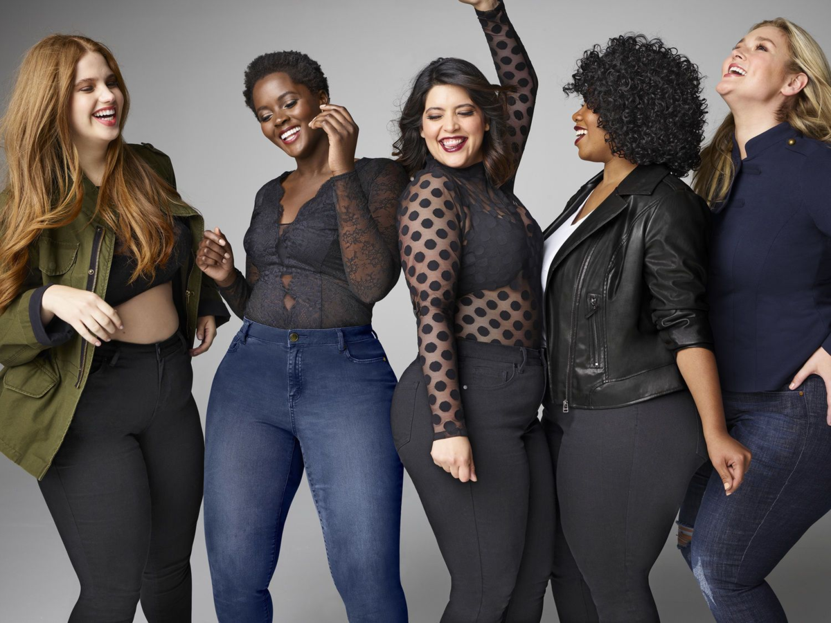 Body positive. Lane Bryant Plus Size. Плюс сайз фэшн. Бодипозитив модели плюс сайз. Девушки размера плюс.