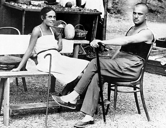 Лиля Брик любила Владимира Маяковского не только за брутальную внешность, но и за содержимое черепной коробки. Фото: Getty Images