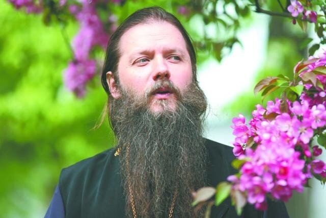 Протоиерей Артемий (Владимиров) (1961), протоиерей Русской Православной Церкви, писатель и проповедник, педагог. Член Союза писателей России.