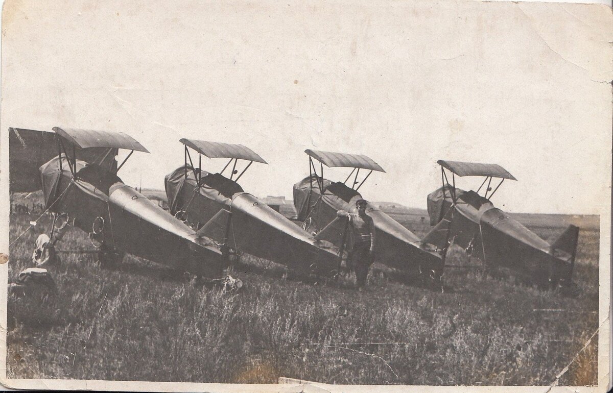 У-2 в полуразобранном виде на посадочной полосе Магнитогорска