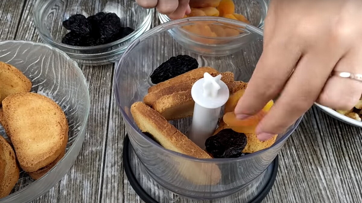 Простой рецепт торта из сухарей без духовки