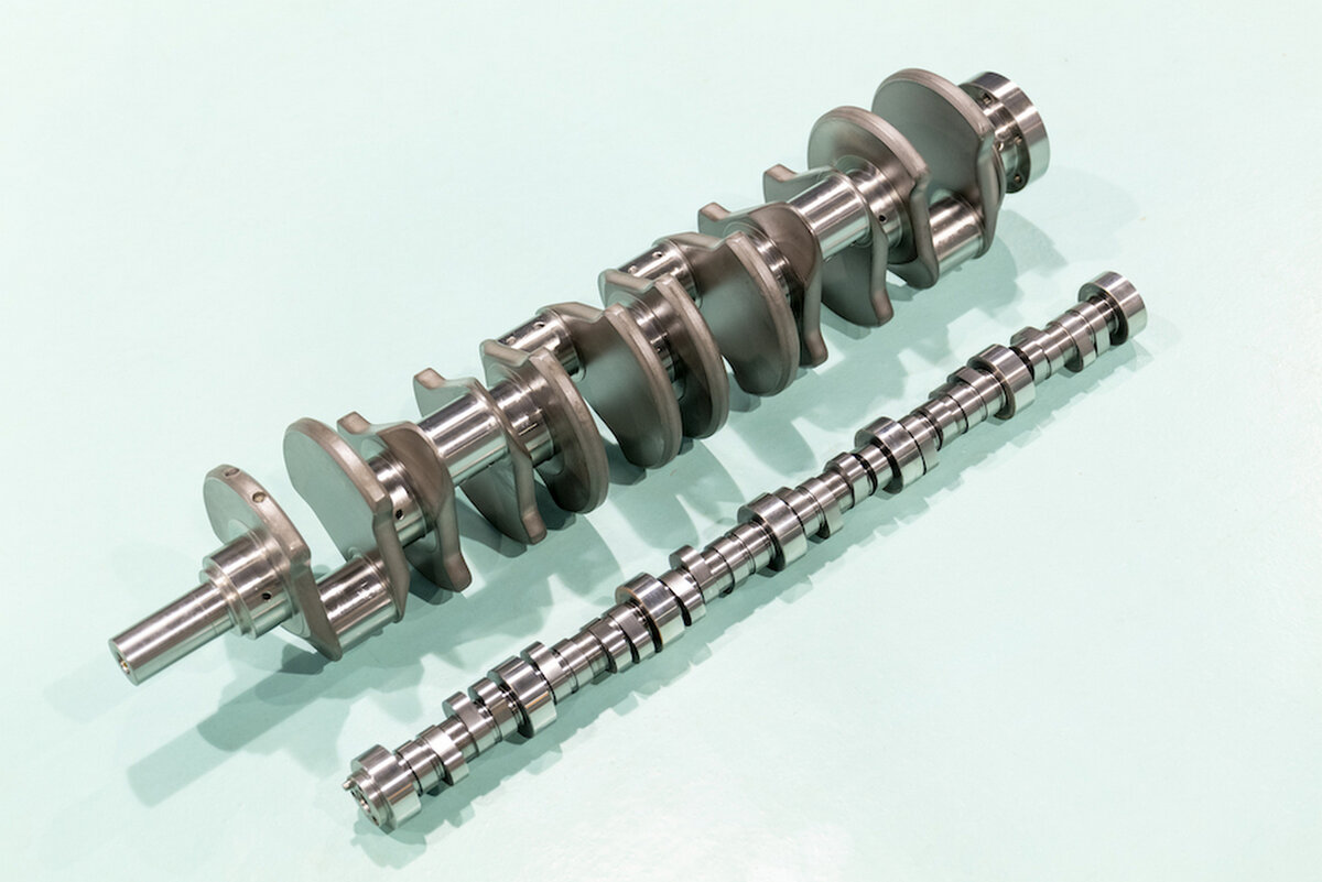 Распредвал двс c6121. Коленчатый вал ваз 21126. Коленчатый вал камаз 740. Распределительные валы mahle. Распределительные и коленчатые валы.