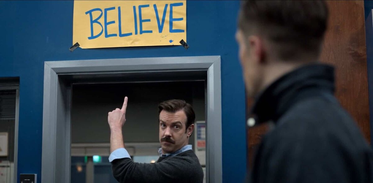 Тэд Лассо с его фирменным BELIEVE — любимый персонаж инвесторов в биотехи