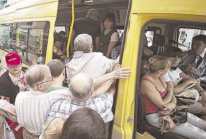 Переполненные автобусы в Индии