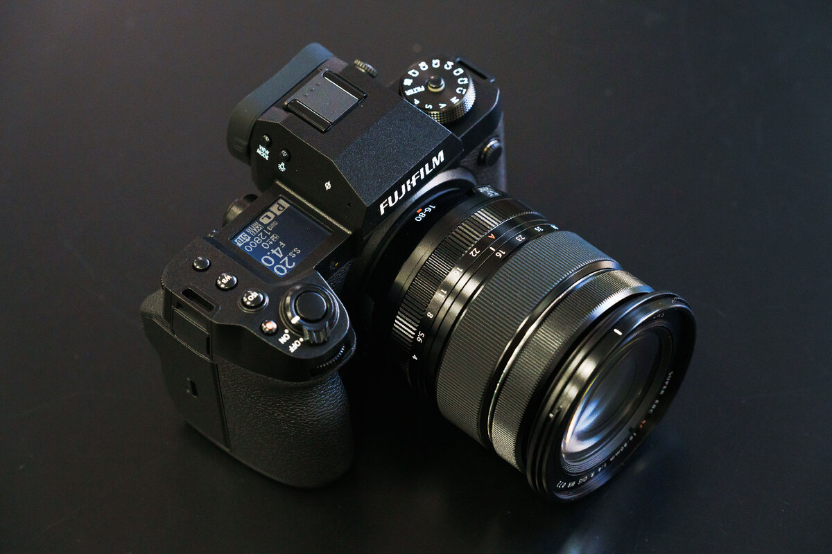 Камера Fujifilm X-H2 с китовым объективом 16-80mm f/4 OIS WR