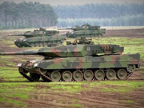     фото: немецкие танки "Леопард-2". источник: википедия