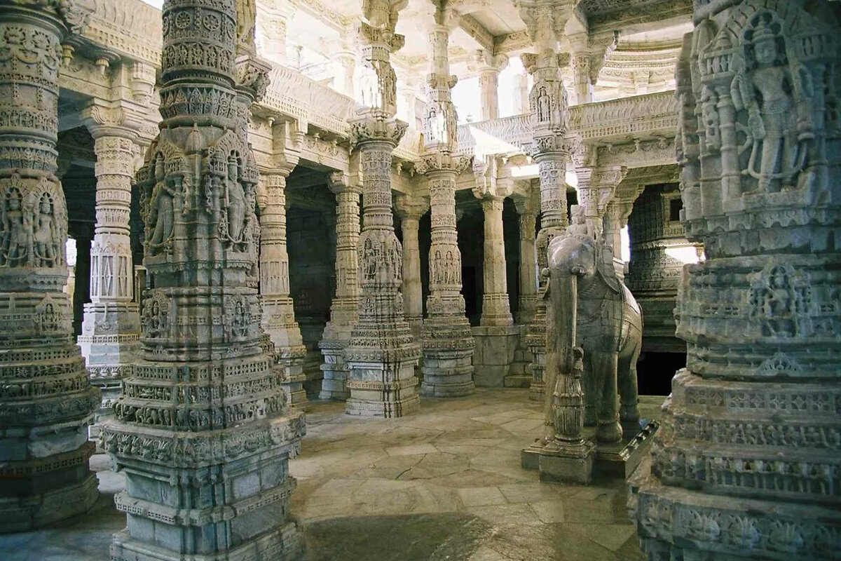Храм Ранакпур Индия, колонны