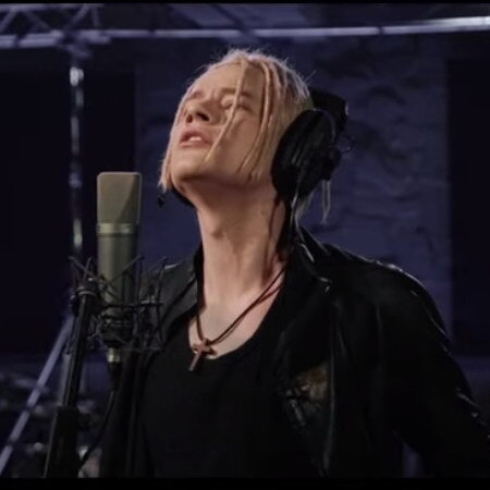     Shaman и все звёзды отметили День народного единства