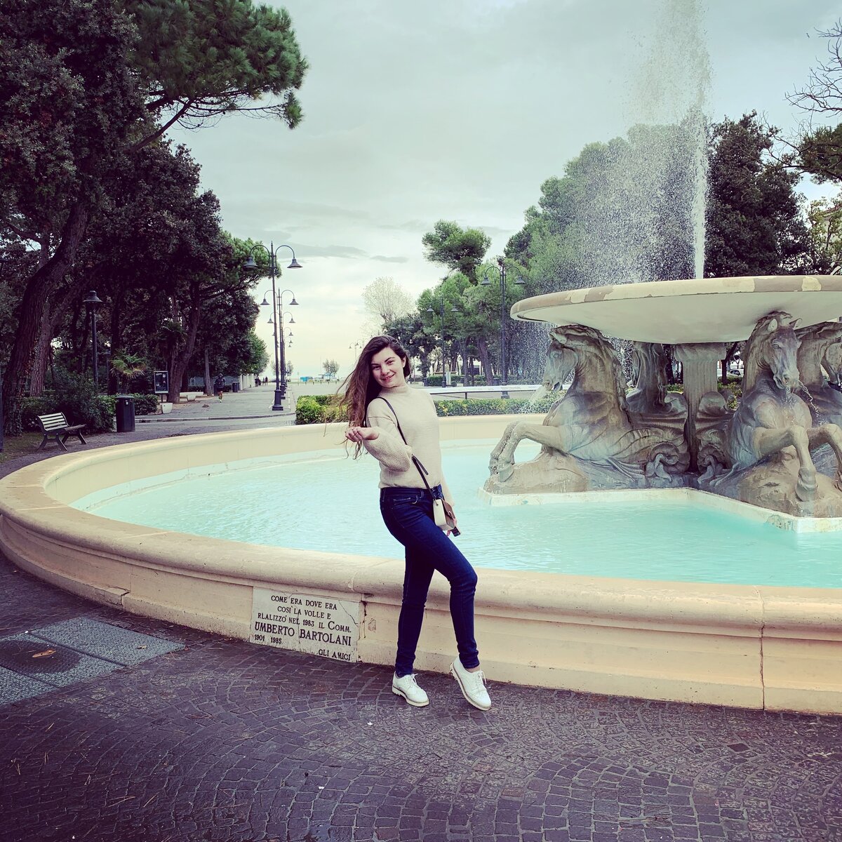 Фонтан Четырех Коней (La fontana dei Quattro Cavalli) – одна из достопримечательностей итальянского города Римини. Расположенный в парке Федерико Феллини.