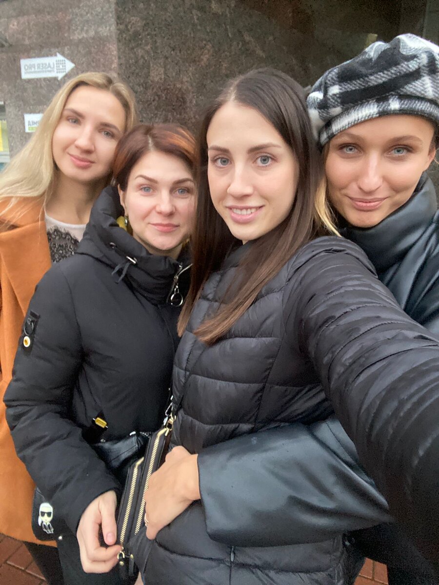 С девочками дружим два года познакомились на встрече мамы близнецов и двойняшек. На четверых у нас выходит 10 детей весёлая компания собирается. 