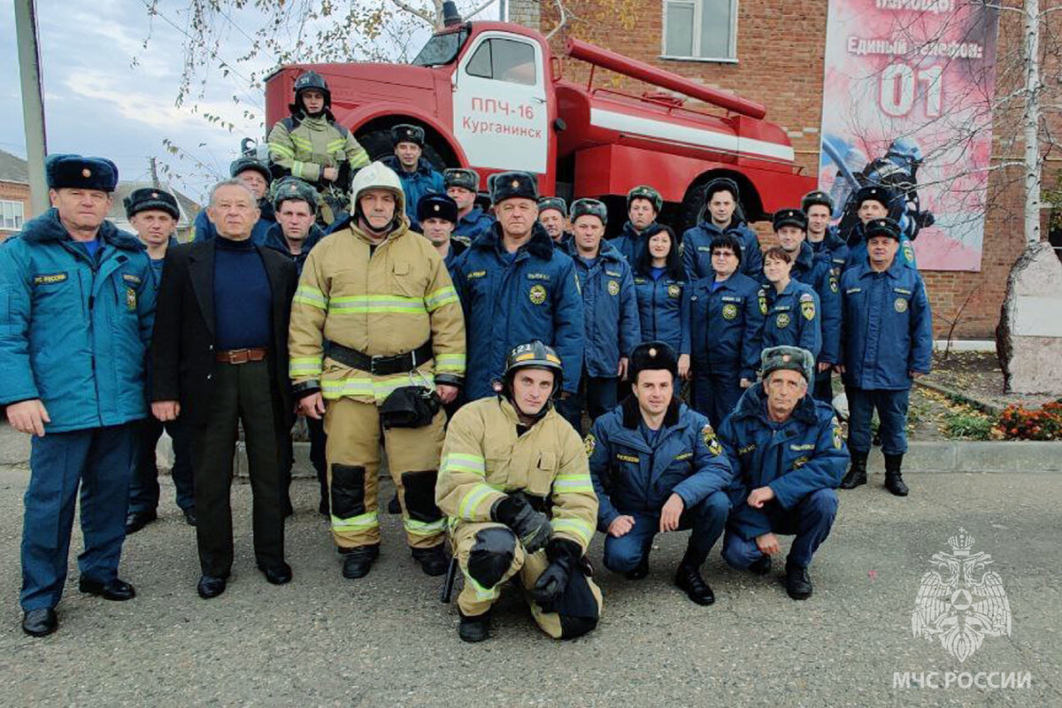 В Курганинске проводили на заслуженный отдых начальника караула | МЧС  Кубани | Дзен