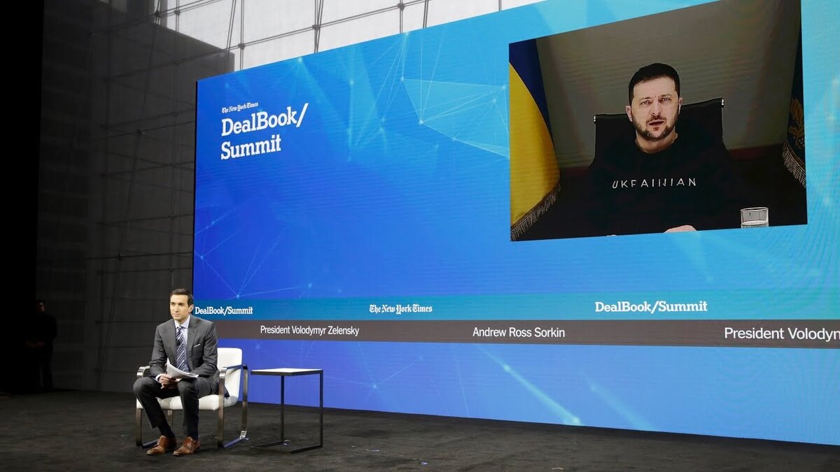Президент Украины Владимир Зеленский во время своего выступления по видеосвязи на саммите NYT DealBook перечислил возможные, по его мнению, сценарии окончания войны на Украине.
