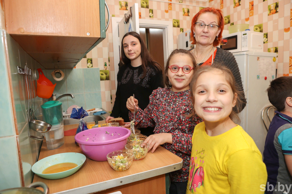Детский дом семейного типа Севрюковых, orphanage, Khrustalnyi / Krasnyi Luch, No