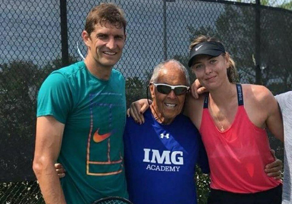     Максим и Мария Шарапова с Ником Боллетьери. Фото: соцсети