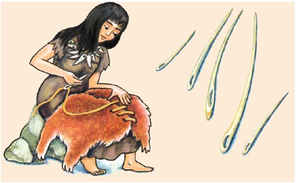 Первобытная женщина шьет одежду из шкуры животного.