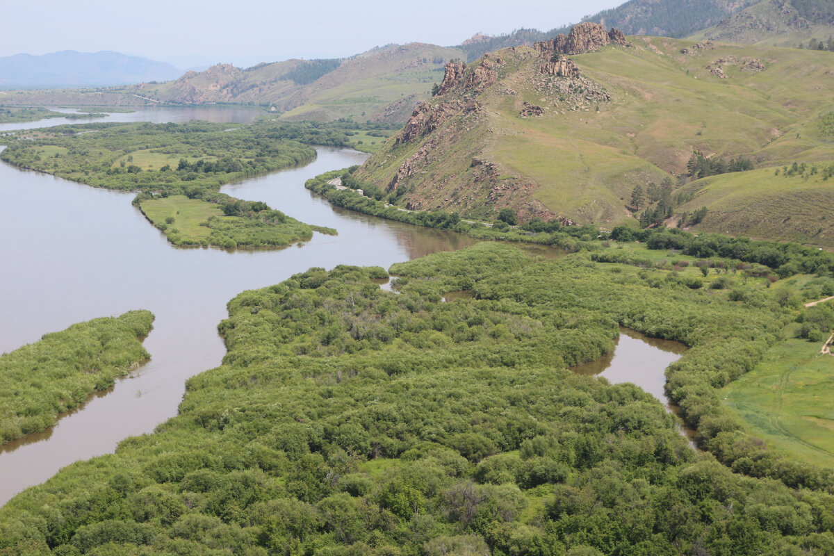 река Селенга. Вид со скалы Спящий лев