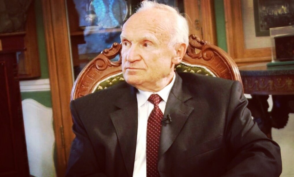 Алексей Ильич Осипов — учёный-богослов, педагог и публицист, доктор богословия, Заслуженный профессор Московской духовной академии, апологет, проповедник, писатель, православный катехизатор.