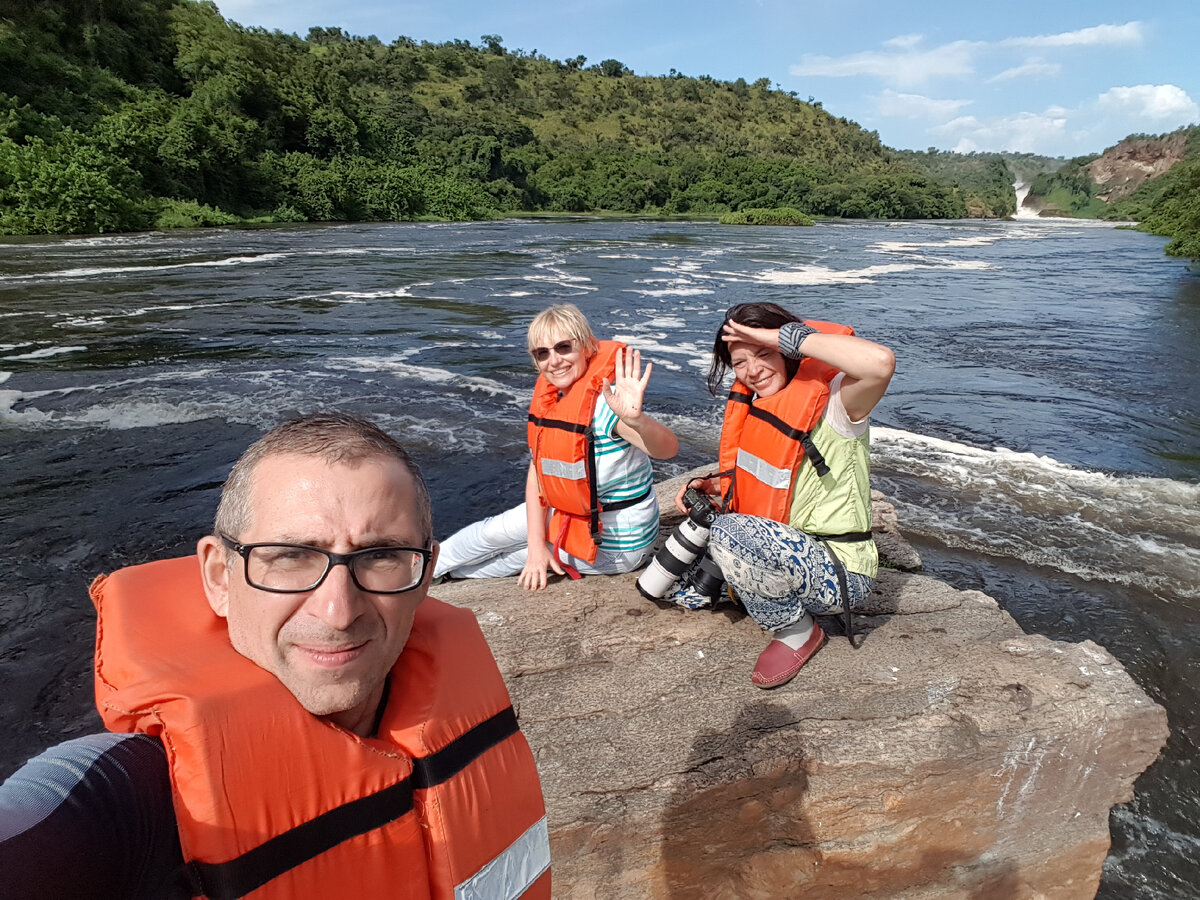 Наша троица, вместе мы проехали за 3 недели Кению, Уганду, Руанду, Бурунди, Танзанию.  