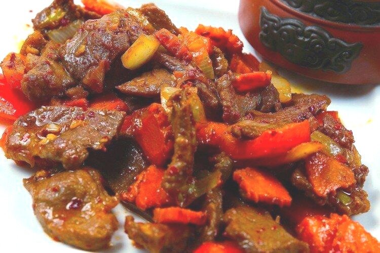 Свиная печень с луком и помидорами, пошаговый рецепт с фото на Вкусно готовим