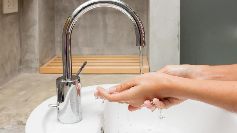 Сухая кожа рук от частого мытья 