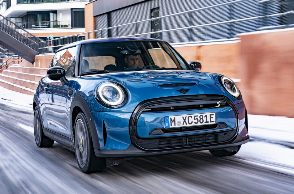 Обновленный электрокар MINI Cooper SE