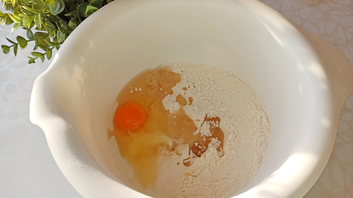 Мука, соль, подсолнечное масло, яйцо