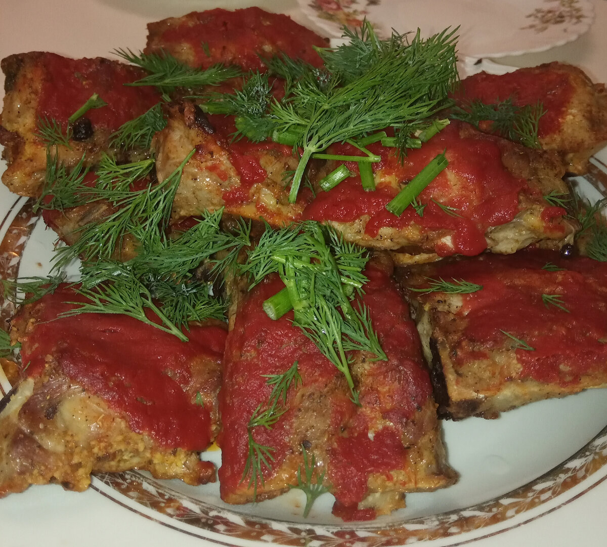 Ребрышки с томатным соусом. Фото автора.