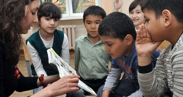 Говорят, что многие дети мигрантов - очень благодарные ученики. Источник: miloserdie.ru