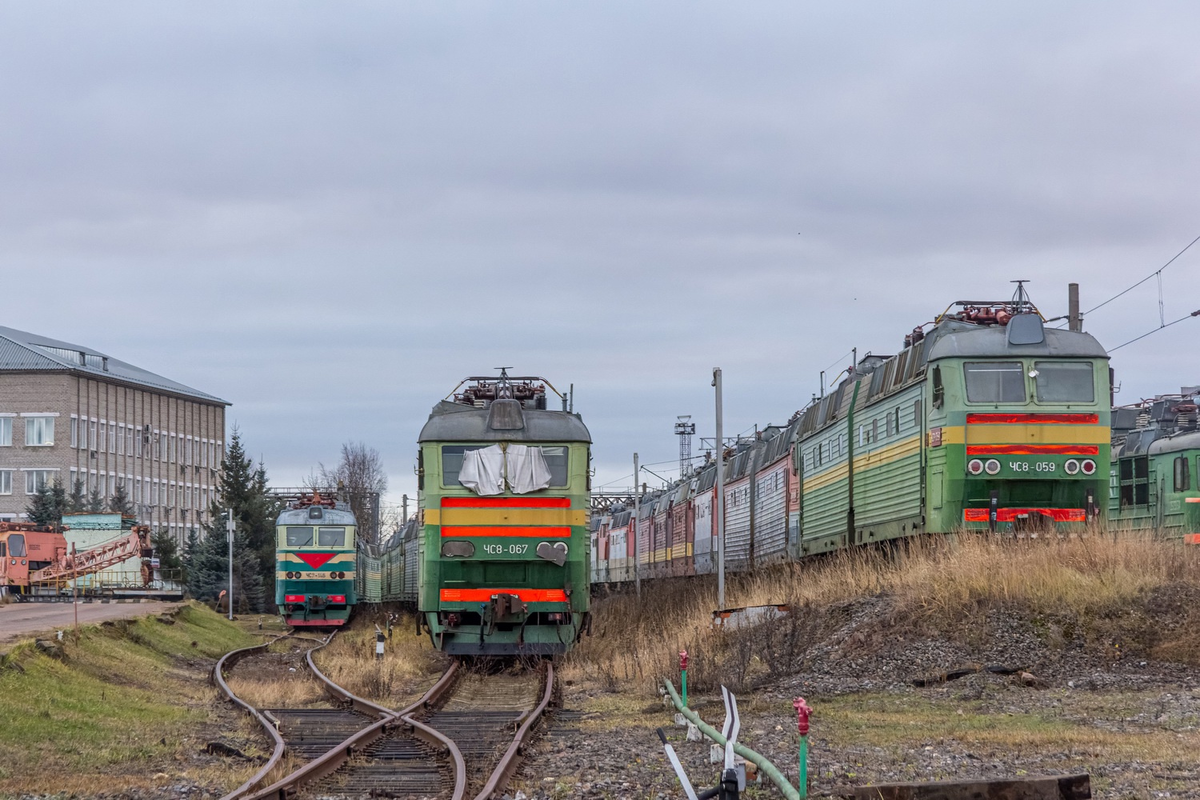 Уходит еще одна серия локомотивов. В России отставлены от работы все  электровозы ЧС8 | ПАНТОГРАФ | Дзен