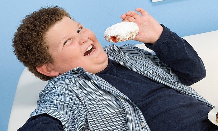 Переедание и лишний вес одна из причин сахарного диабета у детей