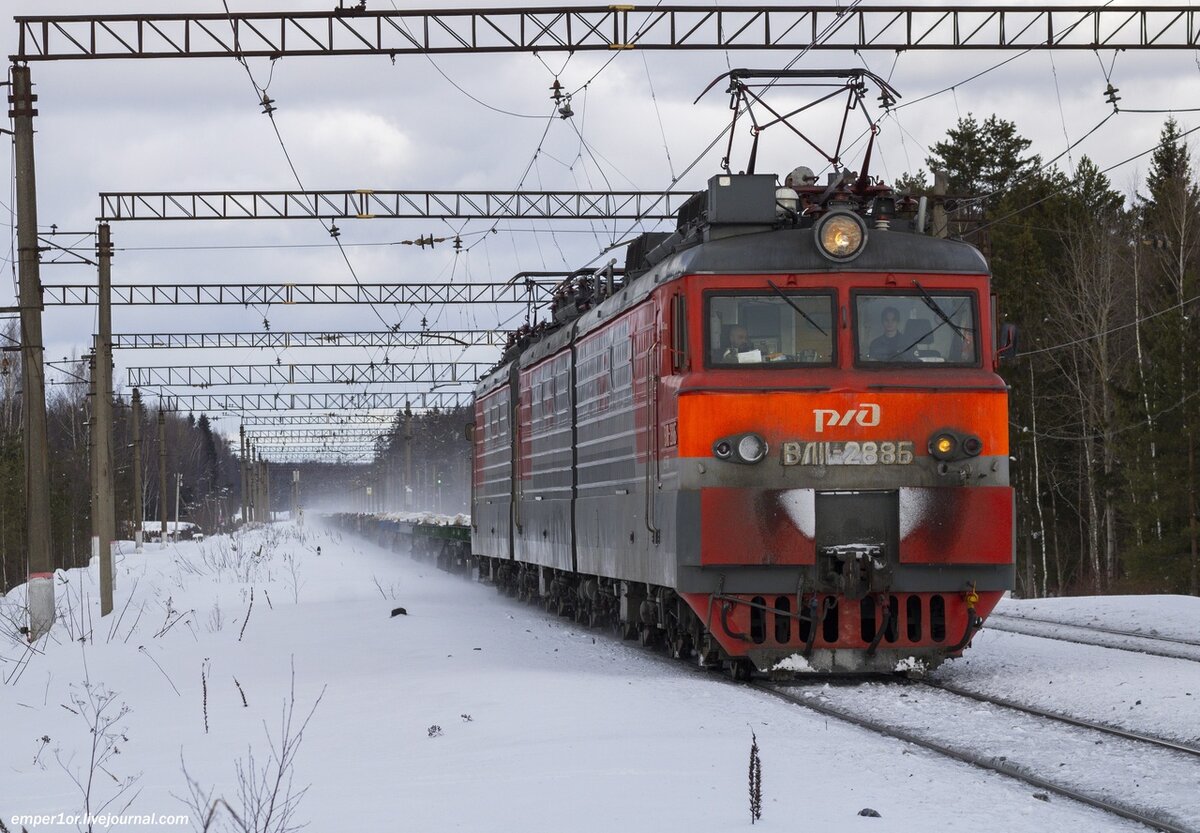 Электровоз ВЛ11-288/395А с порожними платформами, перегон Поварово-3 - Манихино-2
