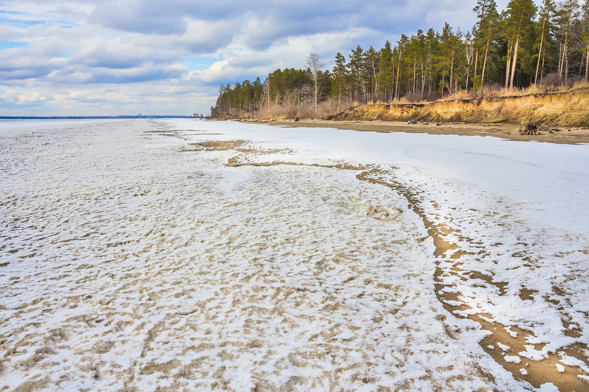Море в апреле