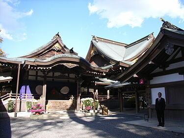 На фото представлен музыкальный павильон