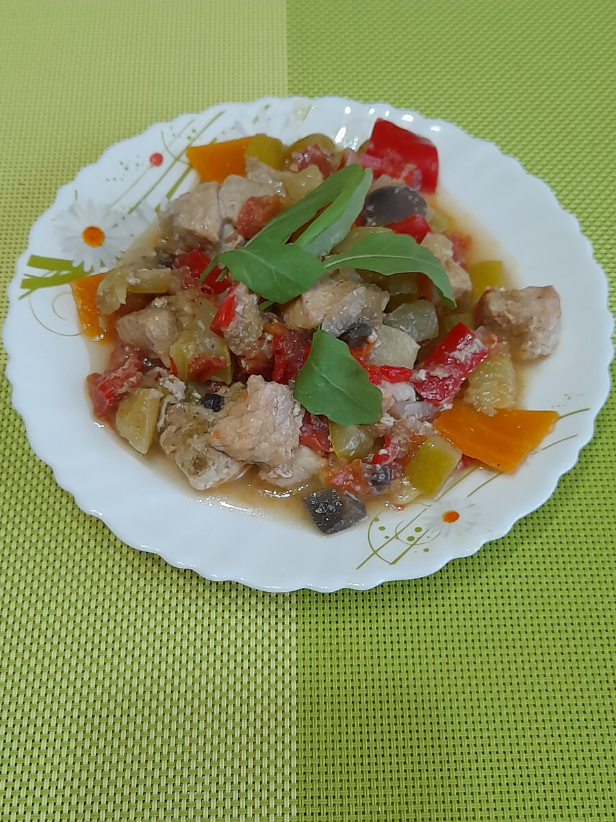 Мясо с овощами в мультиварке