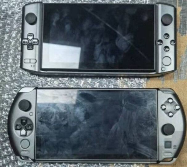    GPD Win 3 (сверху) и GPD Win 4 (снизу)