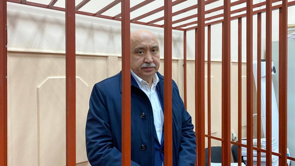     Московский городской суд рассмотрел апелляцию защиты бывшего ректора Казанского федерального университета (КФУ) Ильшата Гафурова о продлении ареста. Информация появилась в картотеке суда.