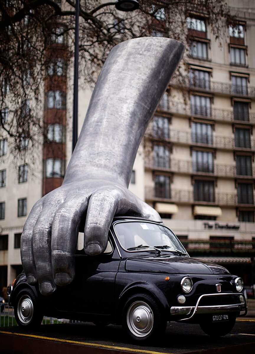 Лоренцо Куинн, источник megadeluxe.com