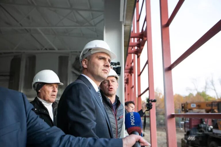    Денис Паслер проверил темпы работ по благоустройству стадиона «Локомотив» и сада Шевченко Андрей Севостьянов