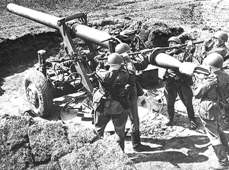 Двунога лафет миномета 2б11. Заряжание миномета. Предохранитель от двойного заряжания миномета. Заряжание миномета. 160-мм минометами обр.