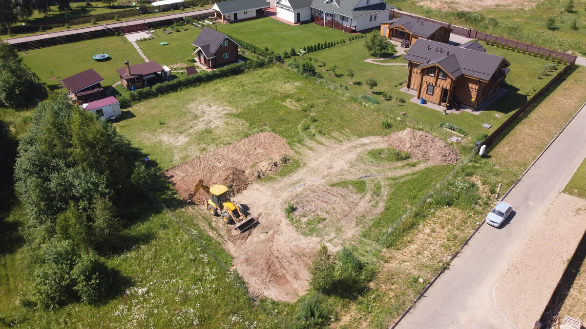 выемка котлована под фундамент