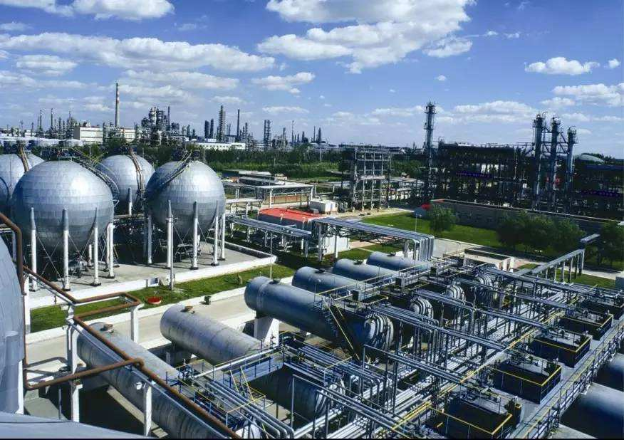 Нефтехимия 2024. Китай НПЗ. Нефтеперерабатывающий завод Китай. Химические заводы в Китае. Нефтехимическая промышленность.