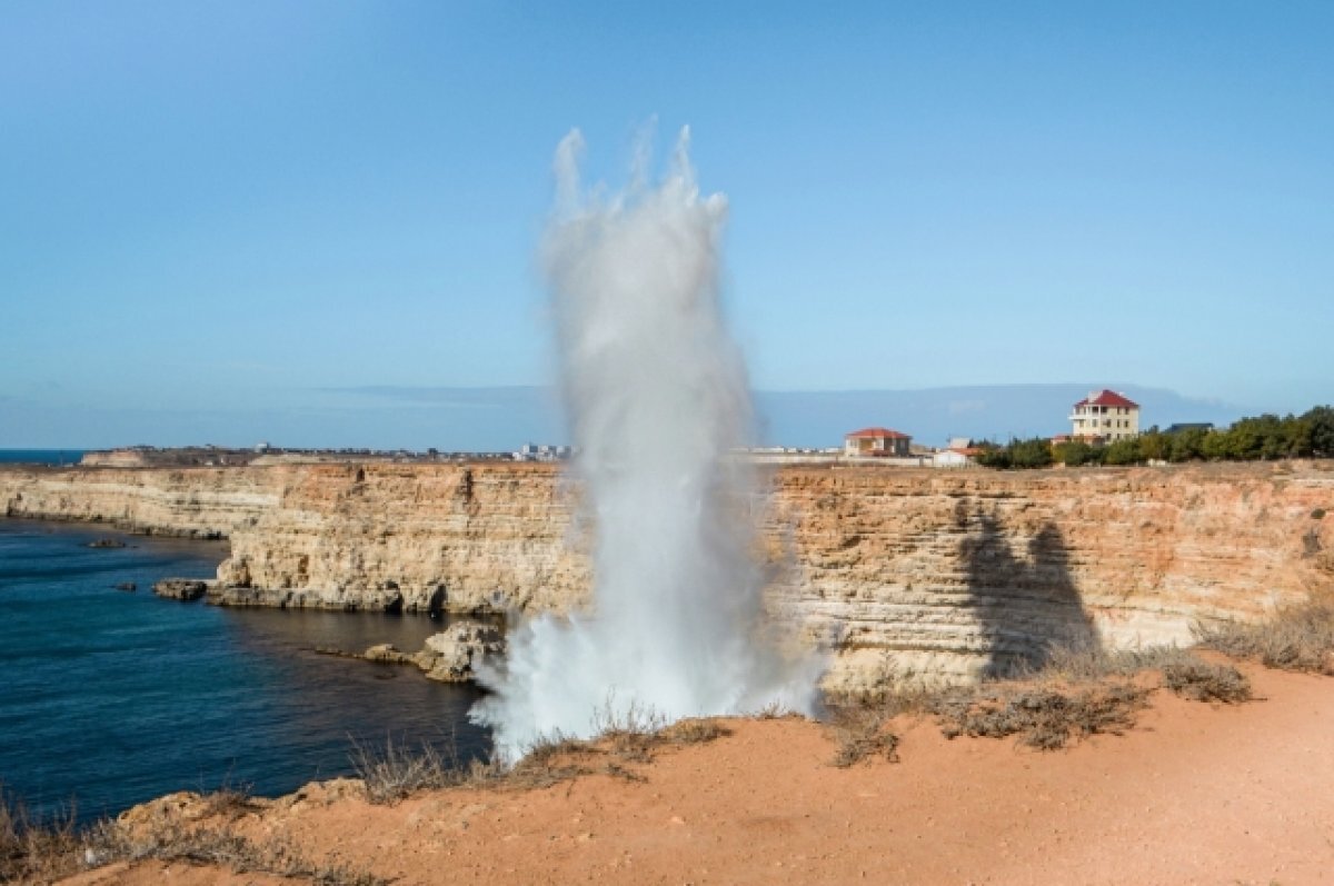    Авиабомбу уничтожили сотрудники МЧС в Севастопольской бухте