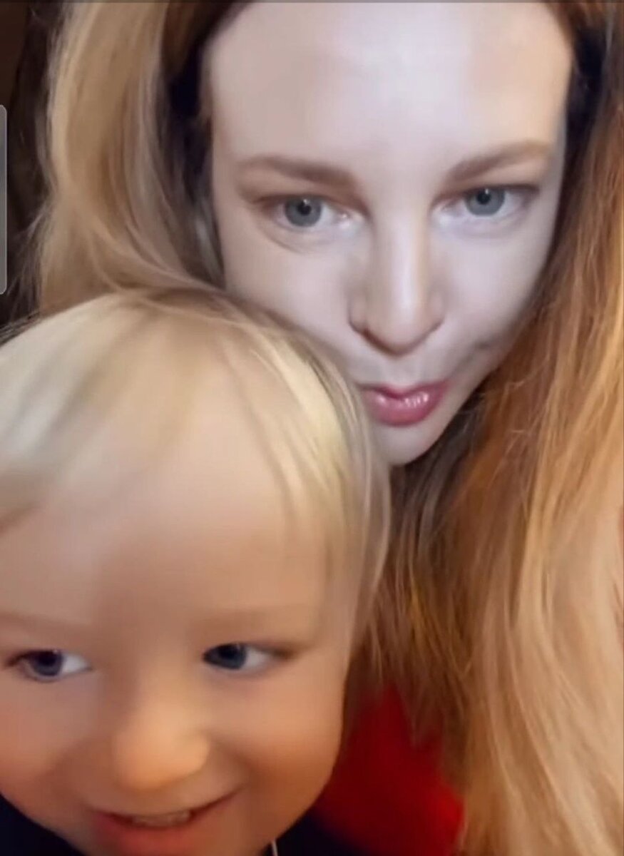     Артистка честно признается: детей она видит фактически пять минут в день. Фото: соцсети.