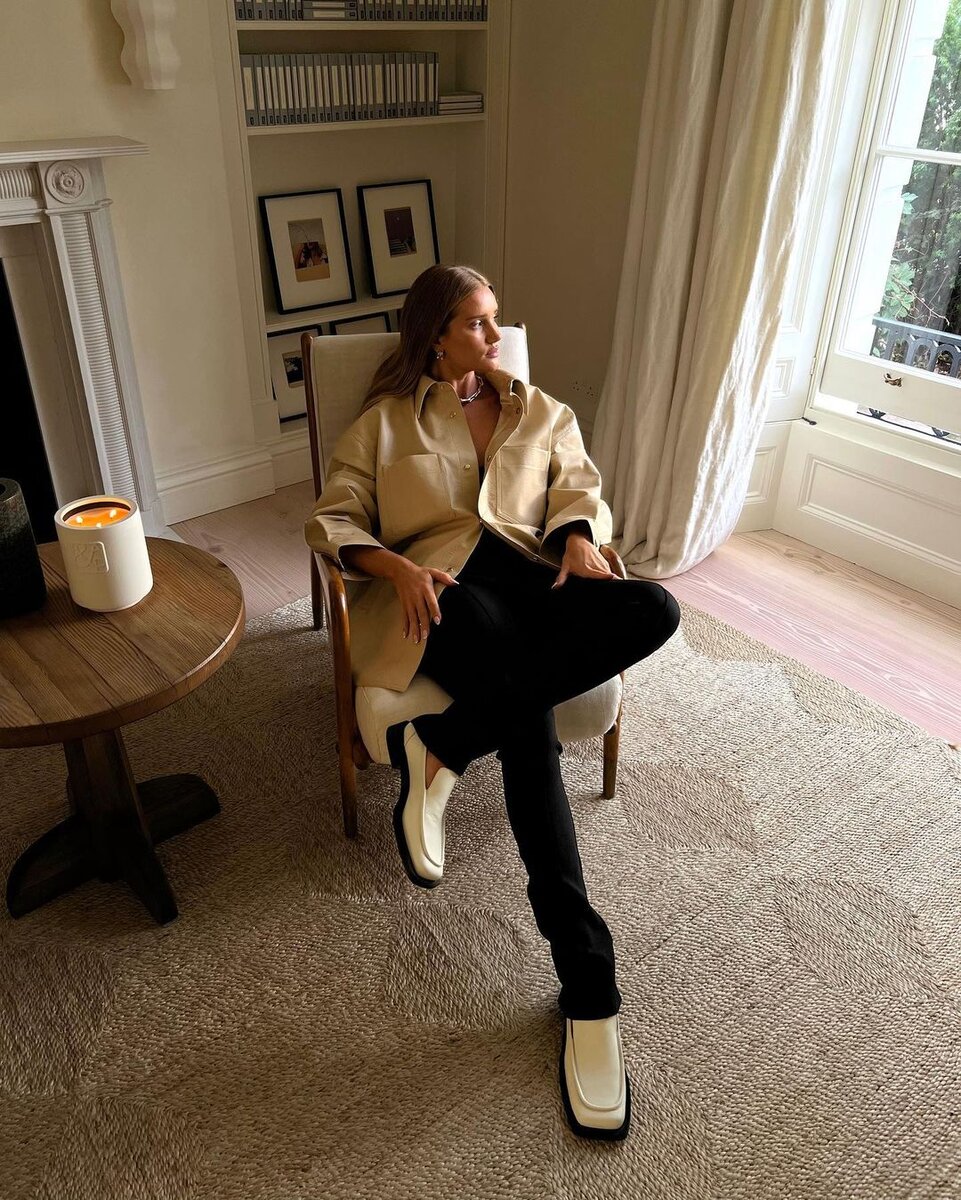    Роузи Хантингтон-Уайтли@rosiehw