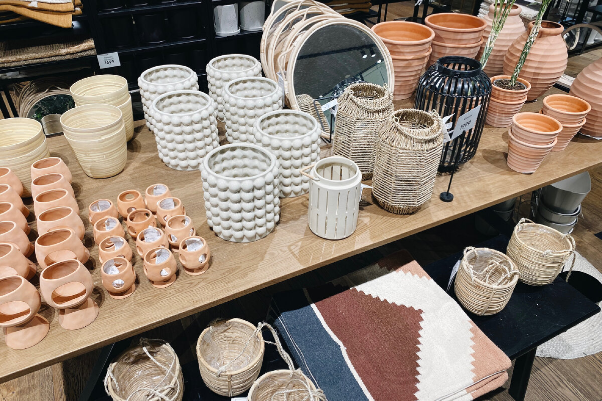 Не ждите полупустые полки: ассортимент довольно большой ;)