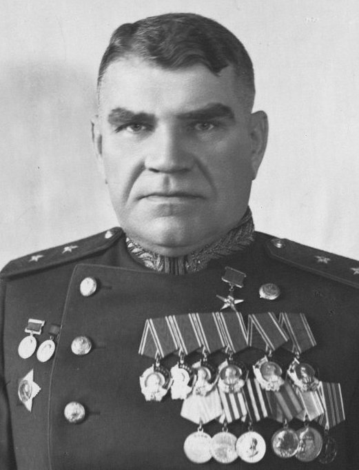 Министр авиационной промышленности СССР Михаил Васильевич Хруничев, при котором шла разработка самолета «95»