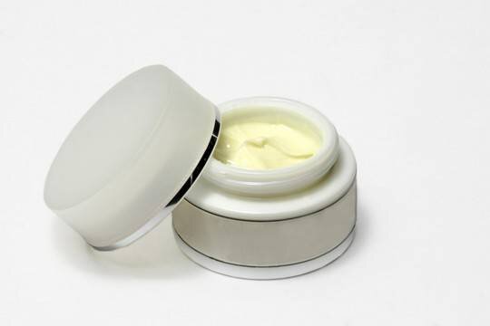    Lancome, Redken, Yves Saint Laurent, Giorgio Armani решили возобновить поставки продукции в Россию